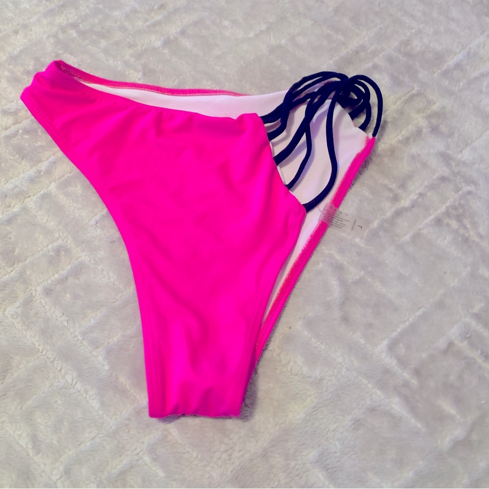 WOMENS BIKINI 👙 BOTTOMS ONLY!!!🌸👙🕶️💦 - Picture 2 of 4